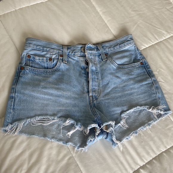 Blue Jean Levi Shorts - Picture 2 of 4